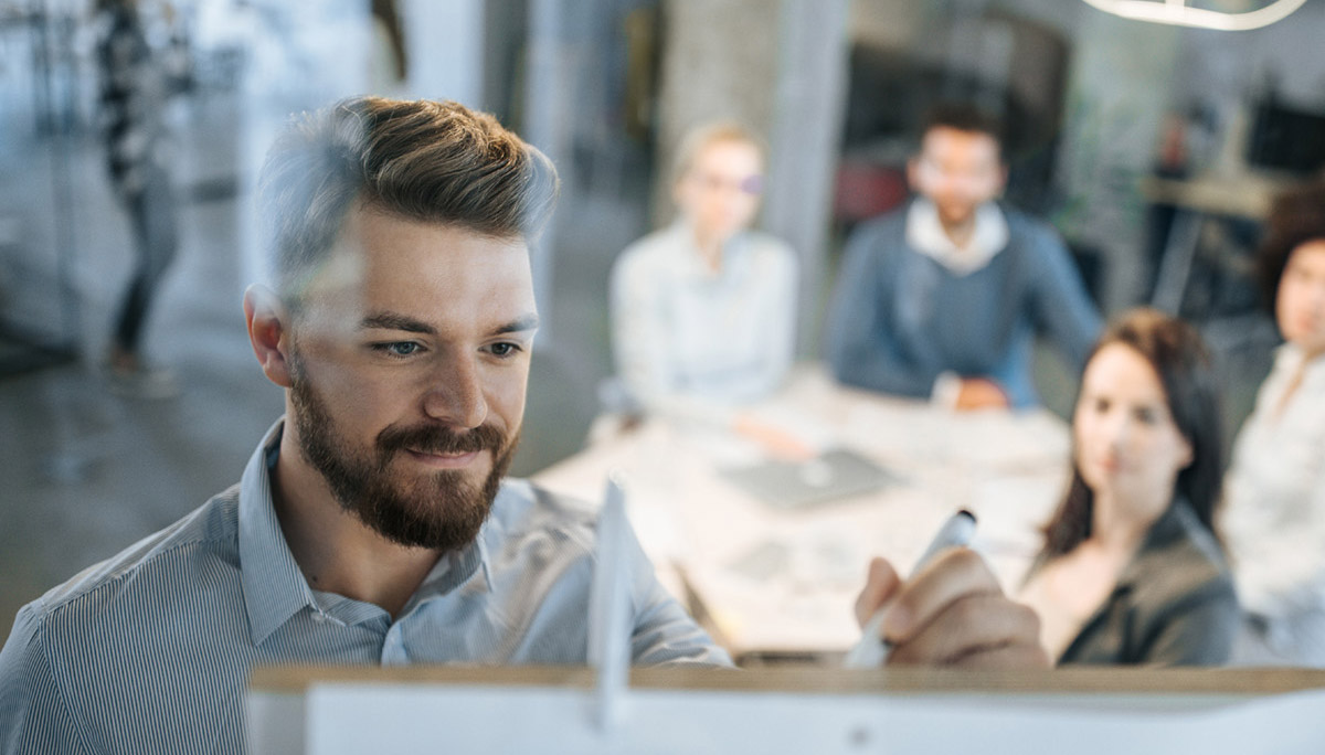 Inovação Residencial e Corporativa: Explorando o futuro da Tecnologia e Automação